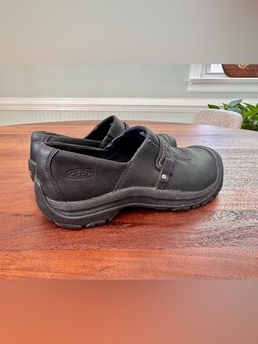 KEEN Kaci Slip On Shoes Womens 10.5 Black Leather Clogs Hiking Outdoor EXC Cond